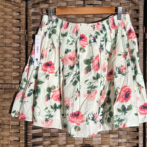 Floral Print Skirt - White and Pink - Picture 2 of 2
